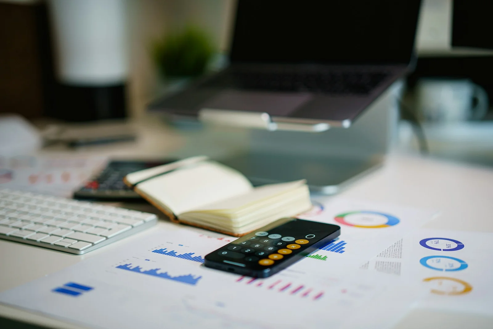 Accounts Receivable vs Accounts Payable — Explained Simply